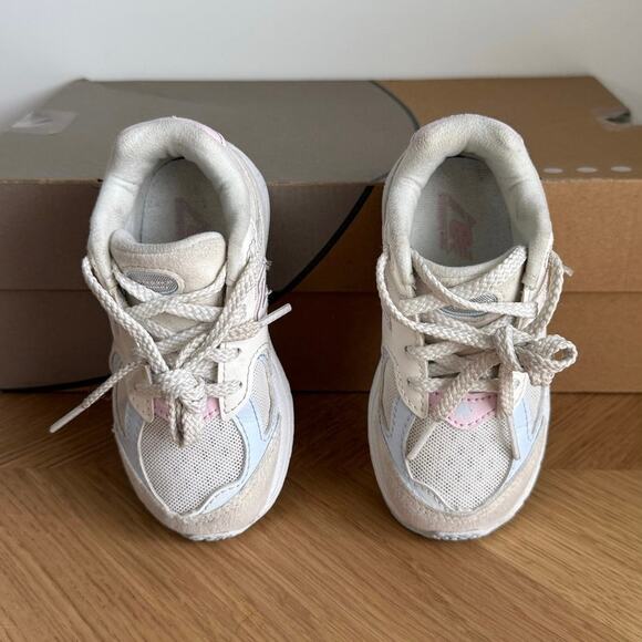 New Balance 2002 R Sea Salt/Pink/Ice Blue Toddler Sneakers - SZ 7 C - Picture 8 of 15
